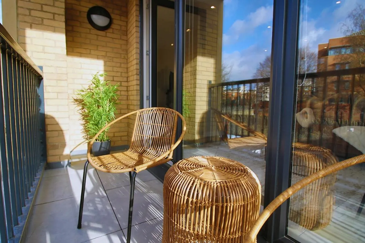Casablanca Flat 4 By Mia Living Modern 2 Bedroom Apartment With Balcony Cardiff