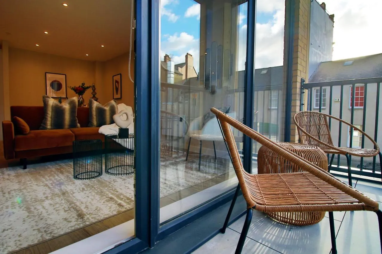Casablanca Flat 4 By Mia Living Modern 2 Bedroom Apartment With Balcony Cardiff 0*,