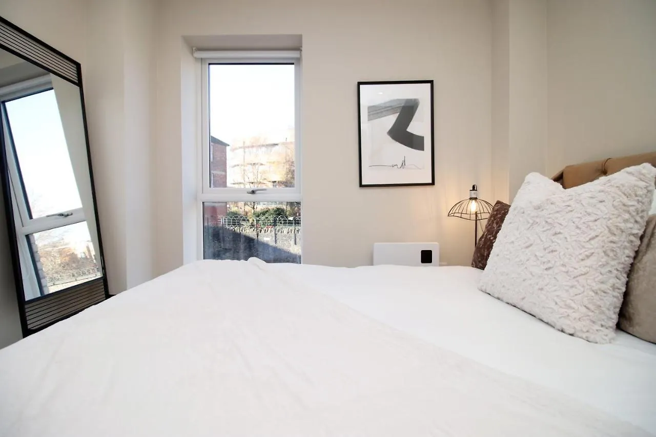Casablanca Flat 4 By Mia Living Modern 2 Bedroom Apartment With Balcony Cardiff Storbritannien